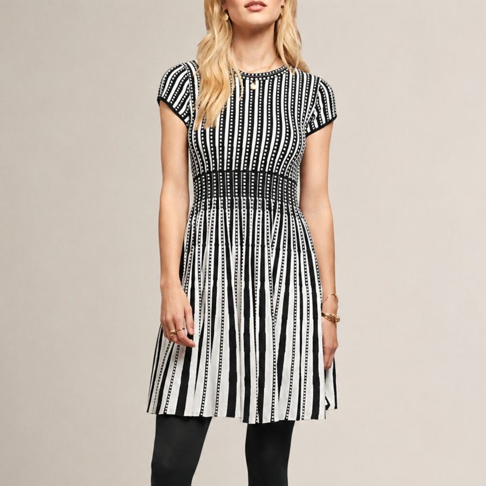 Anthropologie Maeve White Black Pleated Flare Dress Size S